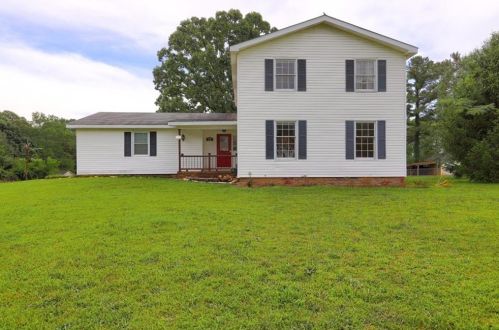 28 Lakemont Dr, Silver Creek, GA 30173-2769