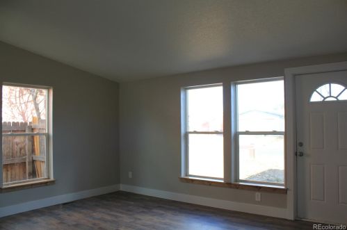 215 Valdai St, Denver CO  80603-5770 exterior