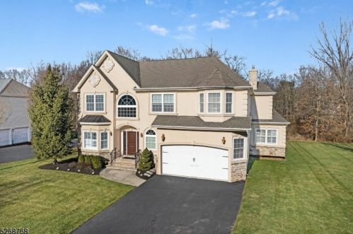 9 Henry St, Bridgewater, NJ 08807-2005