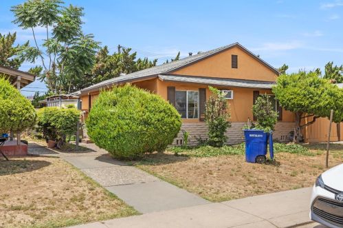 913 Colorado Ave, Modesto, CA 95351-3875