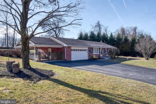 4820 Tracey School Rd, York, PA 17406-9044