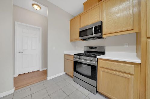 24 Woodpecker Ct, Valley Springs, CA 95252-8425