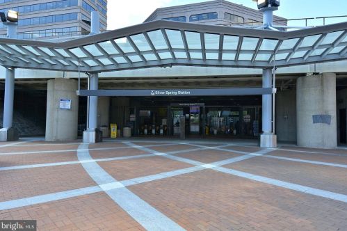 917 Northwest Dr, Silver Spring MD  20901-1435 exterior