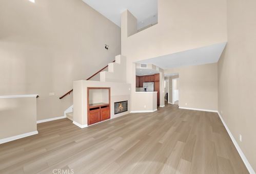 88 Dovetail, Irvine CA  92603-4202 exterior