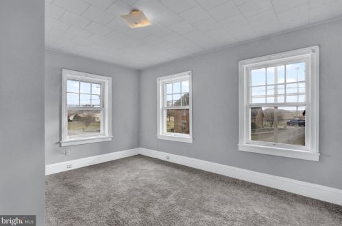 2161 Newville Rd, Carlisle PA  17015-7747 exterior