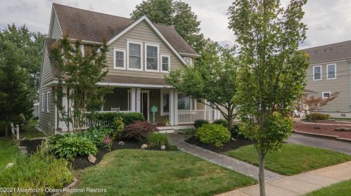 210 Yale Ave, Point Pleasant Beach, NJ 08742-2664
