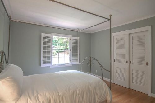 100 Finchley Ct, Atlanta GA  30328-2034 exterior