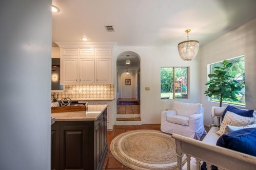 716 Commons Frd Rd, Austin TX  78733-2410 exterior