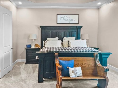 21611 Chenango Lake Dr, Angleton TX 77515-6664 exterior