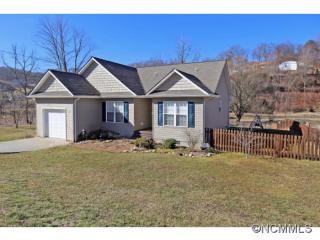 7 Village St, Clyde, NC 28721-6532