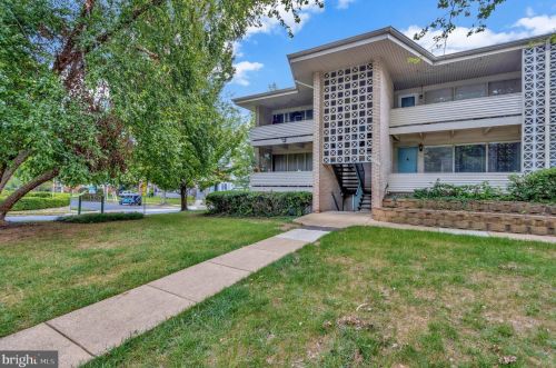 110 Birch St, Falls Church, VA 22046-2103