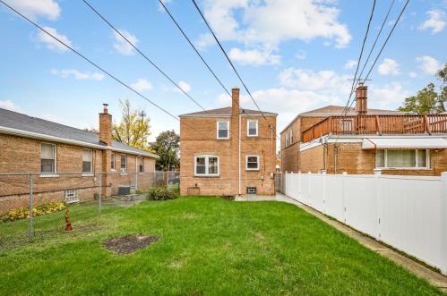 10633 Vernon Ave, Chicago, IL 60628-2957