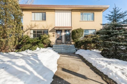 9142 Brookfield Ave, Brookfield, IL 60513-1580