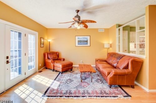 65 Castleton Rd, Princeton, NJ 08540-1644