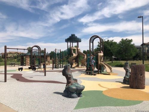 24013 Moraine Pl, Aurora CO 80016-1352 exterior