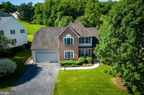 544 Bald Eagle Ct, Lancaster PA  17601-1180 exterior