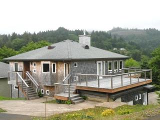 47215 Hill Crest Dr, Neskowin, OR 97149-9725