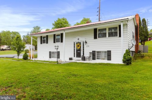 676 5th St, Three Churches, WV 26757-1215
