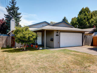 8910 Endicott Ave, Portland, OR 97217-7141