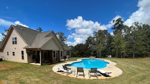 372 Fincherville Rd, Jackson, GA 30233-3938