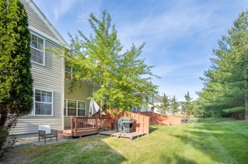 12 Scarlet Oak Dr, Princeton NJ  08540-4610 exterior