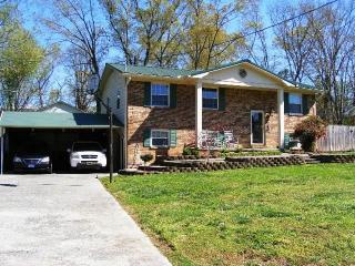 3515 Emerson Dr, Cleveland, TN 37323-7440