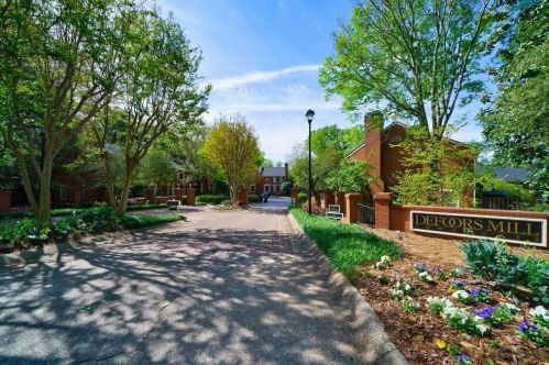 2104 Defoors Mill Dr, Atlanta GA  30318-2368 exterior