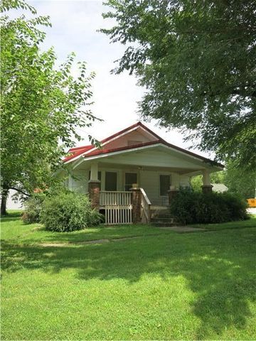 889 Front St, Kidder, MO 64649-9101