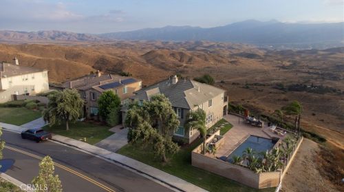 18458 Lakepointe Dr, Riverside CA  92503-0252 exterior