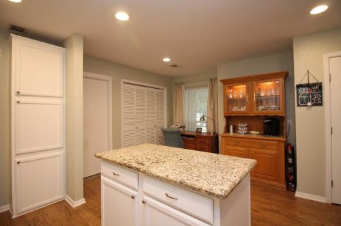 5012 Ledgestone Dr, Fort Worth TX  76132-2017 exterior
