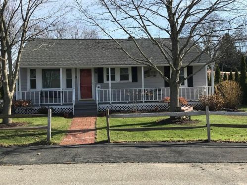 5 Nancy Ct, Coventry, RI 02816-8034