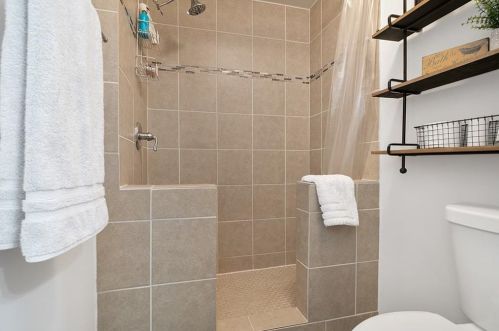 123 Stoneforest Dr, Holly Springs GA  30189-2554 exterior
