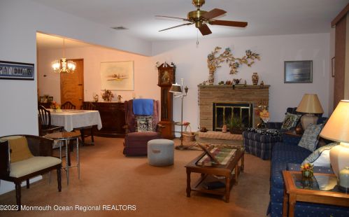 521 Summit Dr, Point Pleasant Beach, NJ 08742-2780