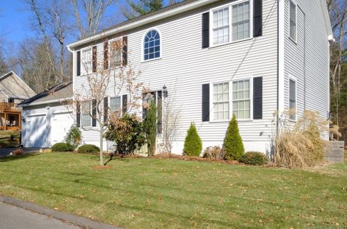 5 Pine St, Ellington, CT 06029-2909