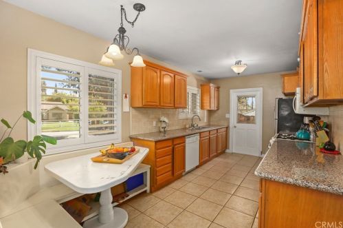 1995 Rincon Ave, Riverside CA  92506-1629 exterior