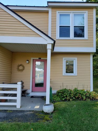 4 Turner Pl, Enfield, NH 03748-4121