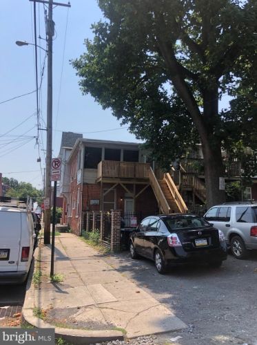 457 Shippen St, Lancaster PA  17602-3637 exterior