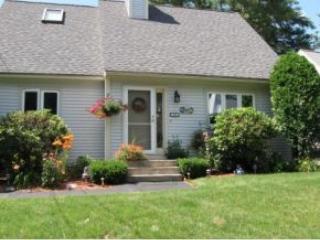 70 Norma Dr, Nashua, NH 03062-1348