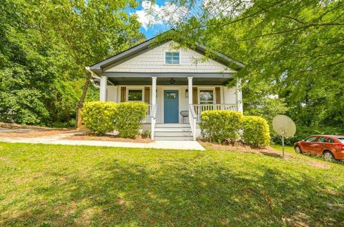 2065 Lakewood Trl, Atlanta, GA 30315-6673
