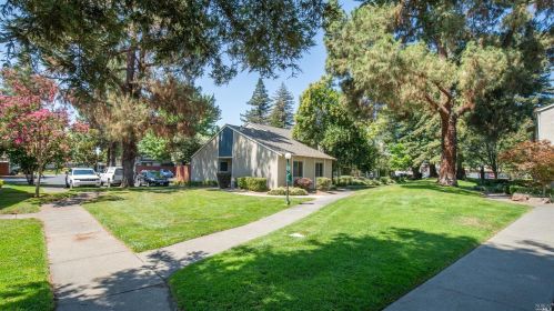 319 Eldridge Ave, Vacaville, CA 95688-2603