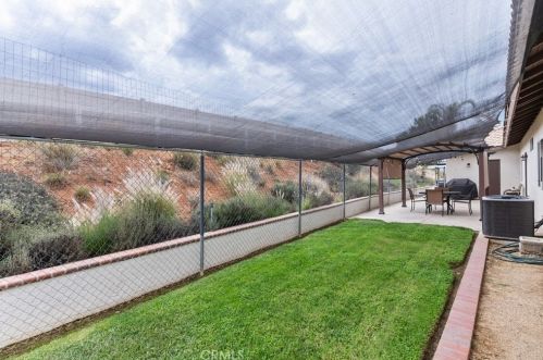 14229 Dove Cyn Dr, Riverside CA  92503-6418 exterior