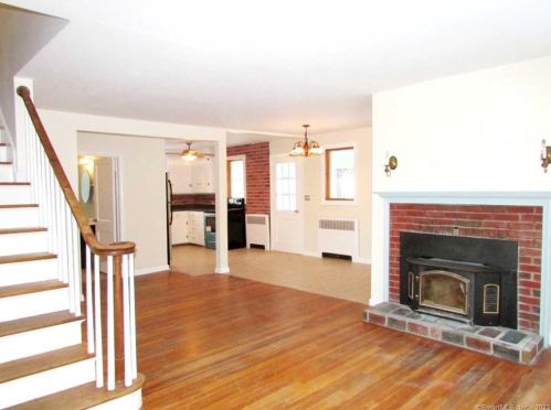 91 Hoerle Blvd, Torrington CT  06790-3242 exterior