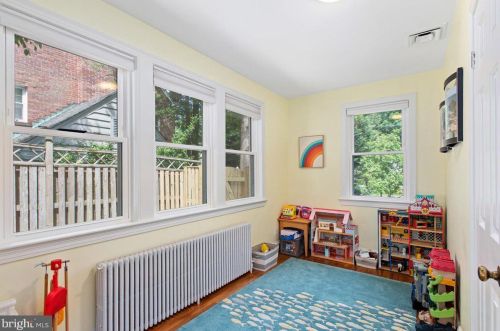 1314 Dl Dr, Silver Spring MD 20910-1601 exterior