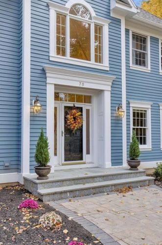70 Horizon Ln, Glastonbury, CT 06033-2828