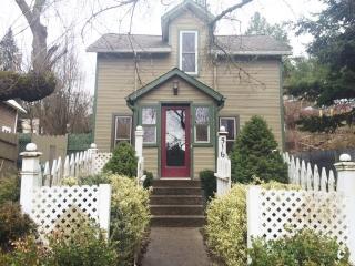 516 Pine St, Troy, ID 83871-8617