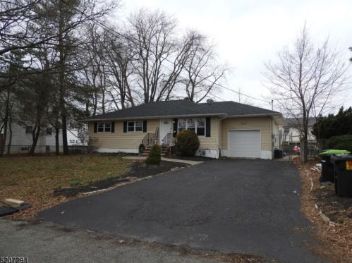 12 Willow St, Hazlet, NJ 07730-4032