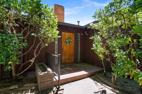 910 Valerie Ln, Modesto, CA 95350-5038
