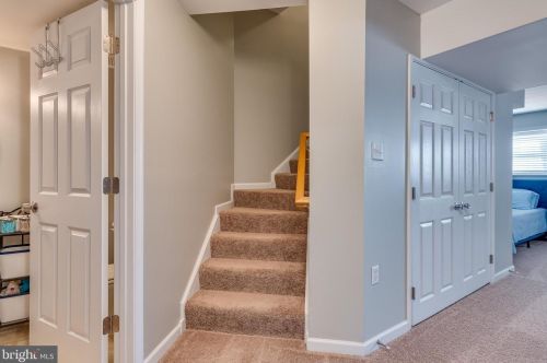 33 Holmes Dr, Charles Town WV 25414-4412 exterior