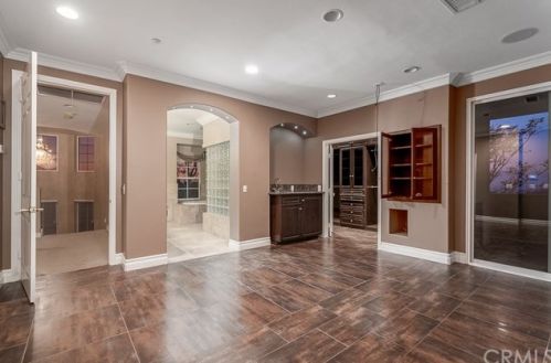 7300 Chateau Rdg Ln, Riverside CA  92506-7542 exterior