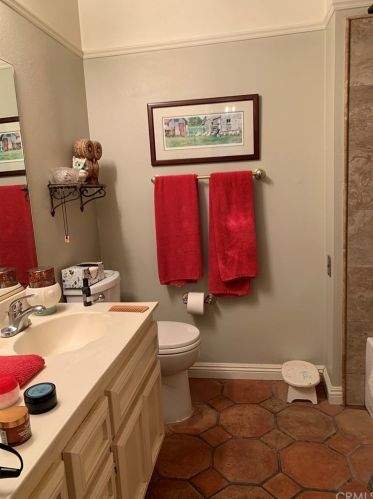 5600 Falling Leaf Ln, Riverside CA  92509-7308 exterior